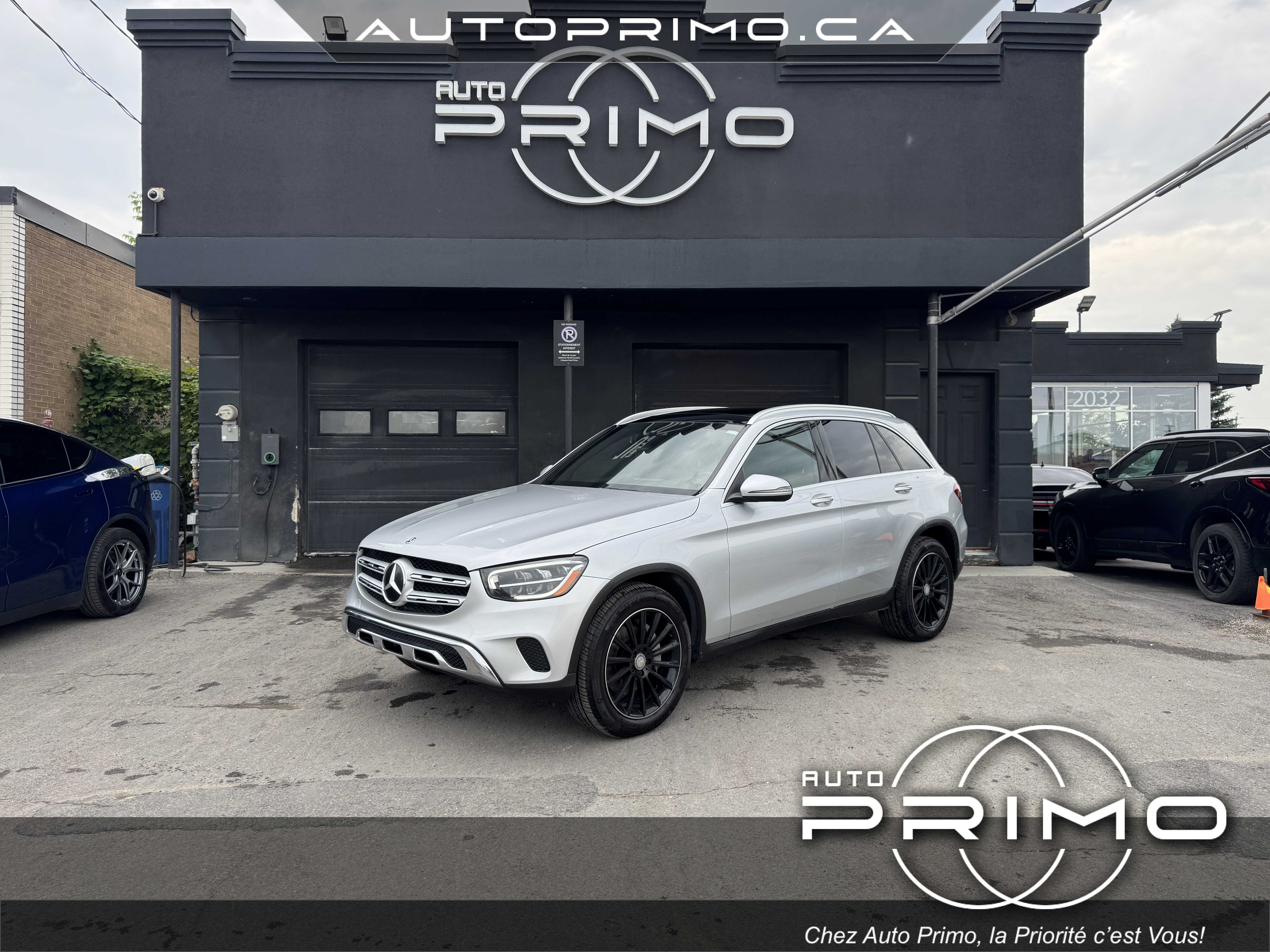 2020 Mercedes GLC 300 4MATIC Automatique avec Sièges en Cuir Toit Panoramique Système de Navigation GPS Carplay Caméra de Recul Démarrage sans Clé Bluetooth Mags chez Auto Primo Laval 2020 Mercedes GLC 300 4MATIC Automatique avec Sièges en Cuir Toit Panoramique Système de Navigation GPS Carplay Caméra de Recul Démarrage sans Clé Bluetooth Mags chez Auto Primo Laval