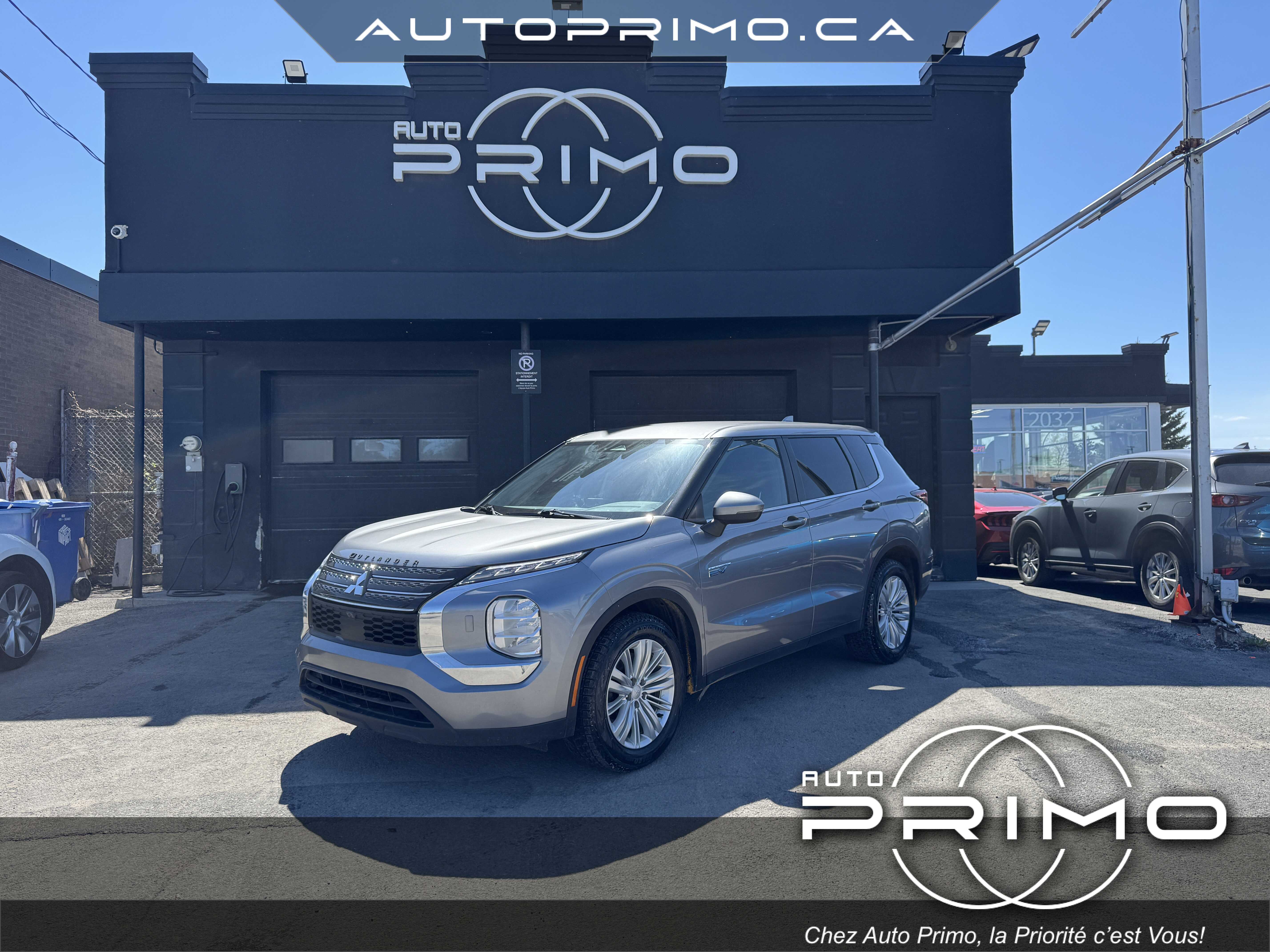 2023 Mitsubishi Outlander PHEV ES AWD Automatique avec 7 Passagers Régulateur de Vitesse Adaptatif Système de Navigation Carplay Camera de Recul Démarrage sans Clé Bluetooth Mags chez Auto Primo Laval 2023 Mitsubishi Outlander PHEV ES AWD Automatique avec 7 Passagers Régulateur de Vitesse Adaptatif Système de Navigation Carplay Camera de Recul Démarrage sans Clé Bluetooth Mags chez Auto Primo Laval