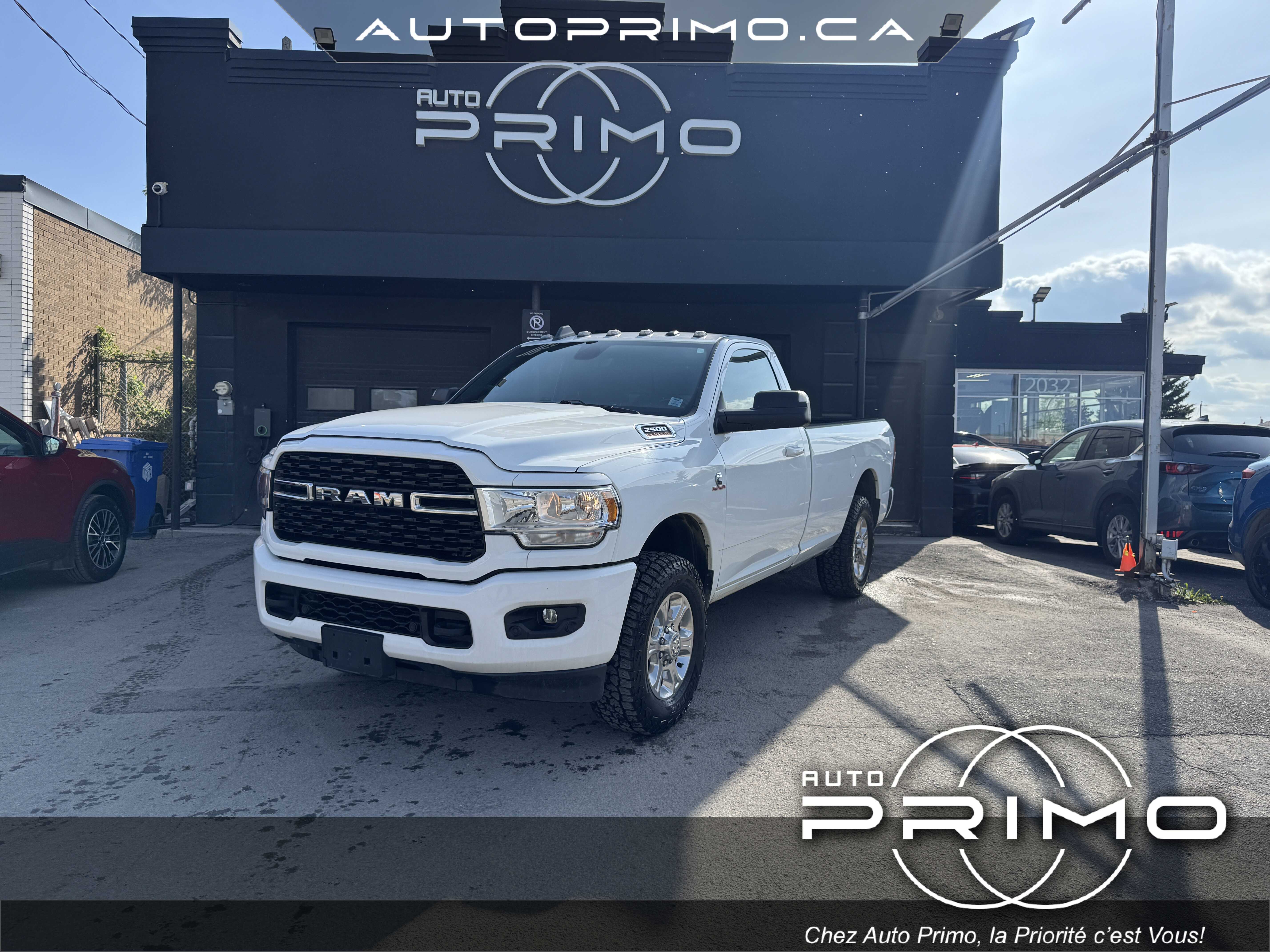2022 RAM 2500 Big Horn Sport 4x4 Simple Cabine Boite 8 pieds Turbo Diesel 6.7L Cummins Carplay Système de Navigation Sièges Chauffants Caméra de Recul Mags Hitch chez Auto Primo Laval 2022 RAM 2500 Big Horn Sport 4x4 Simple Cabine Boite 8 pieds Turbo Diesel 6.7L Cummins Carplay Système de Navigation Sièges Chauffants Caméra de Recul Mags Hitch chez Auto Primo Laval